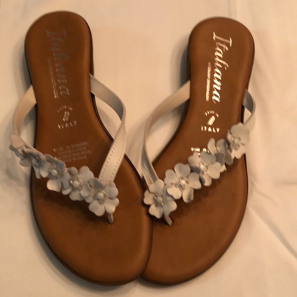 Italiana by Italian Shoemakers sandals white Worn once inside home 9.5
